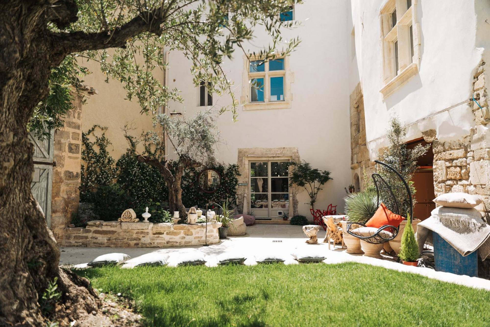 Palais Aoma, Particulier De Luxe En Provence 2* LʼIsle-sur-la-Sorgue